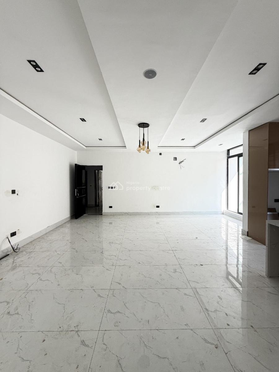 Lovely 2 Bedroom Apartment with Bq, Lekki Phase 1, Lekki, Lagos, Block of Flats for Sale