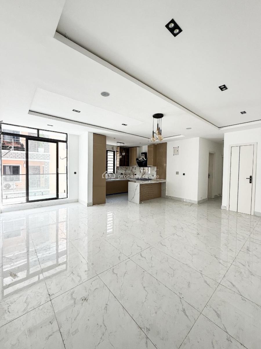 Lovely 2 Bedroom Apartment with Bq, Lekki Phase 1, Lekki, Lagos, Block of Flats for Sale