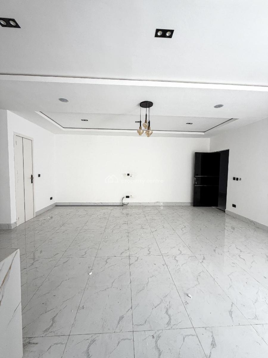 Lovely 2 Bedroom Apartment with Bq, Lekki Phase 1, Lekki, Lagos, Block of Flats for Sale