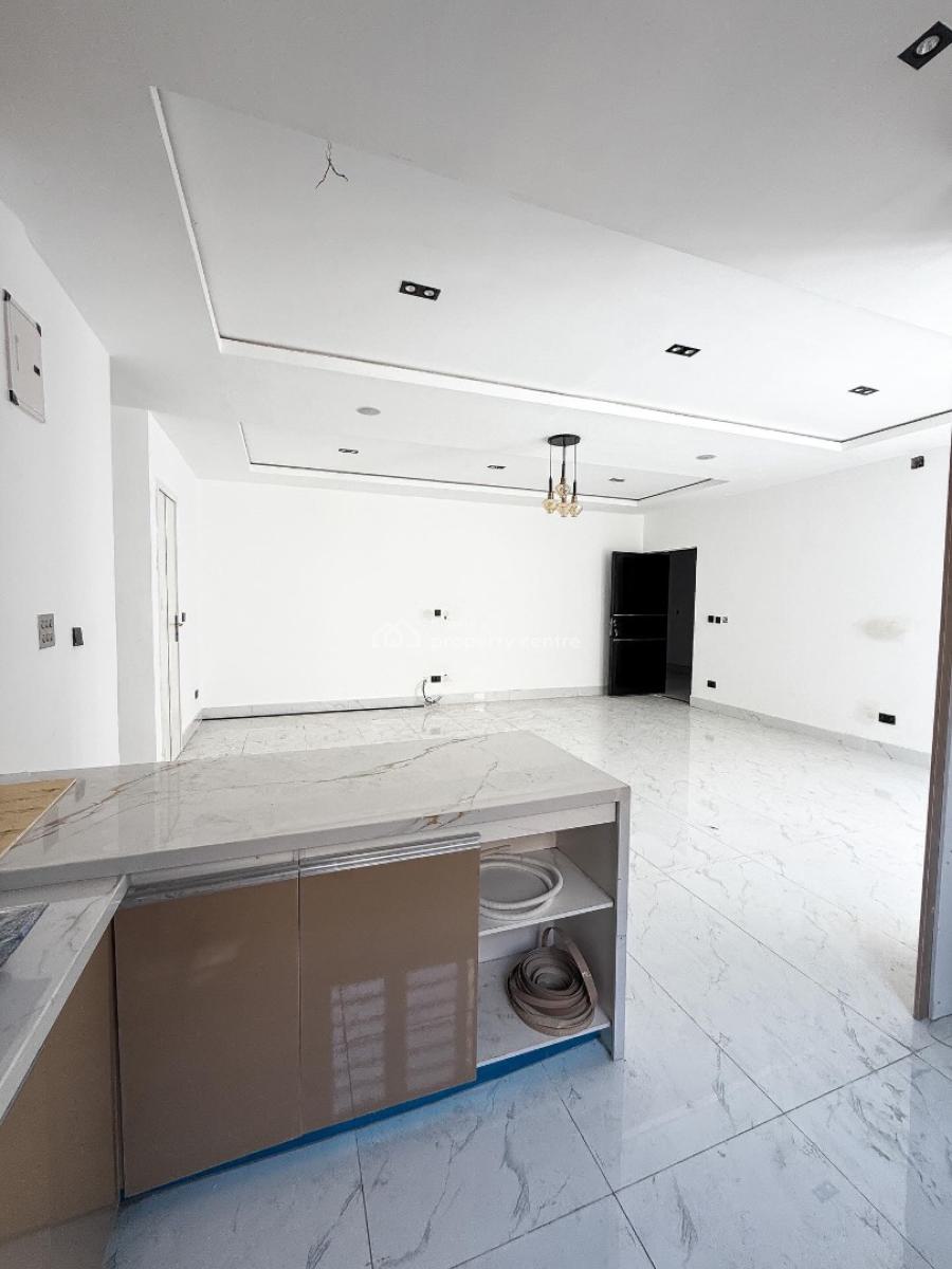 Lovely 2 Bedroom Apartment with Bq, Lekki Phase 1, Lekki, Lagos, Block of Flats for Sale