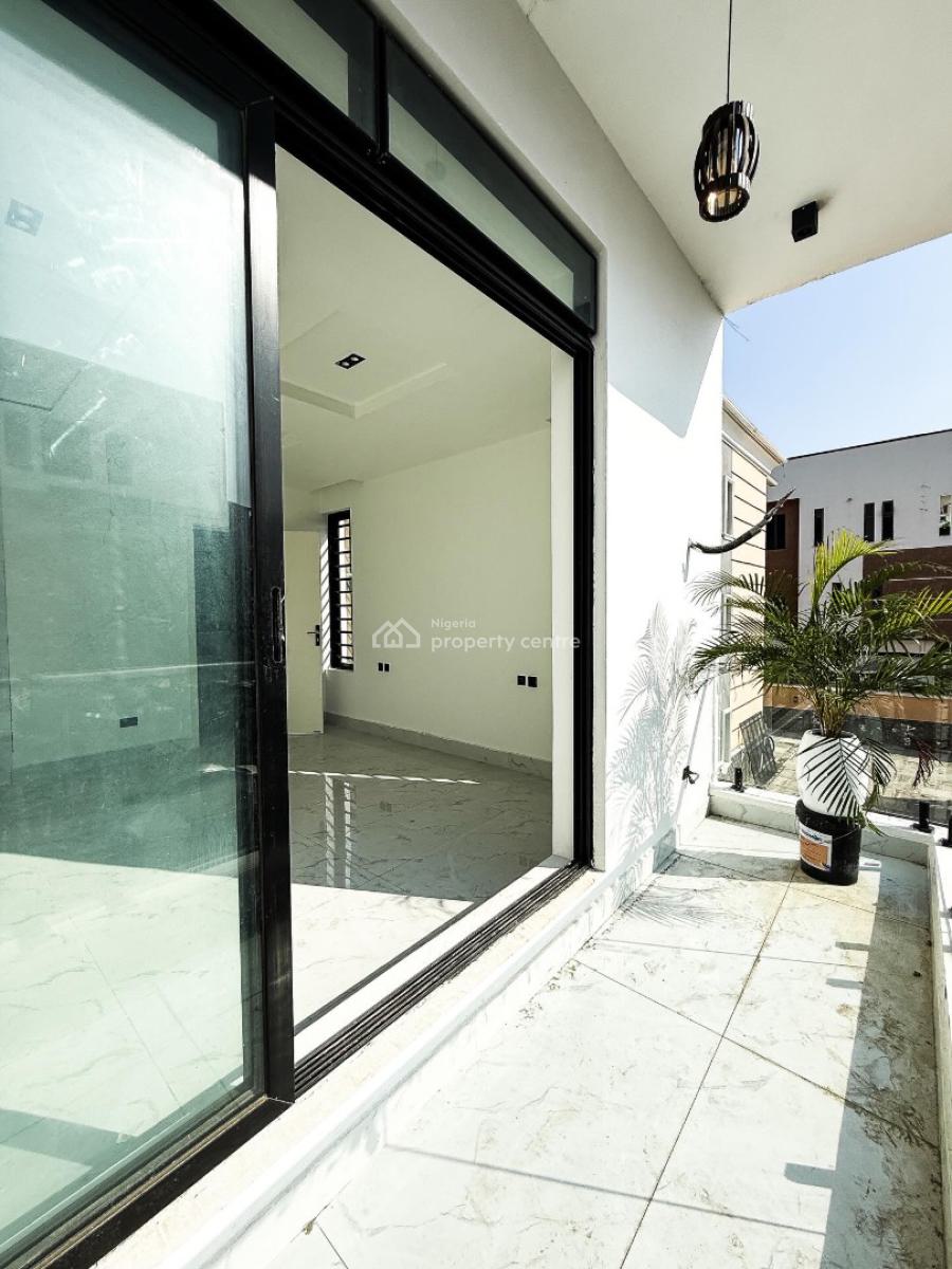 Lovely 2 Bedroom Apartment with Bq, Lekki Phase 1, Lekki, Lagos, Block of Flats for Sale