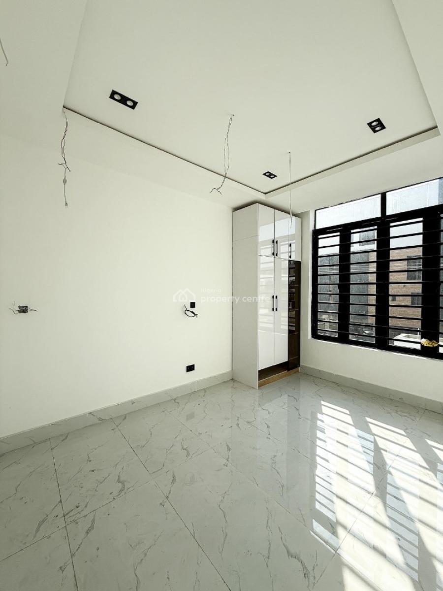 Lovely 2 Bedroom Apartment with Bq, Lekki Phase 1, Lekki, Lagos, Block of Flats for Sale