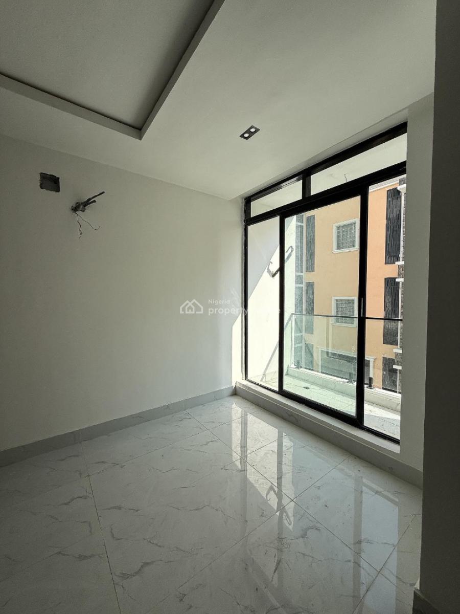 Lovely 2 Bedroom Apartment with Bq, Lekki Phase 1, Lekki, Lagos, Block of Flats for Sale
