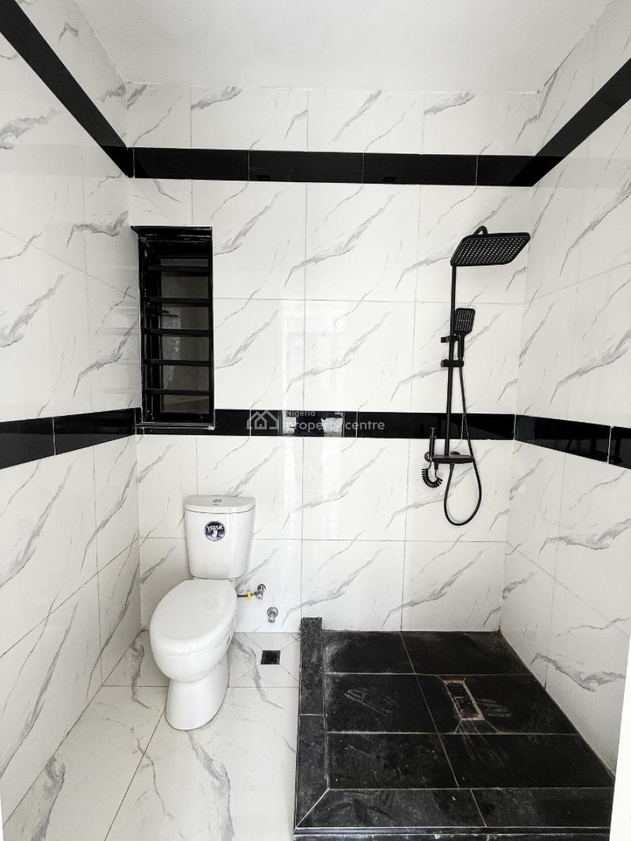 Lovely 2 Bedroom Apartment with Bq, Lekki Phase 1, Lekki, Lagos, Block of Flats for Sale