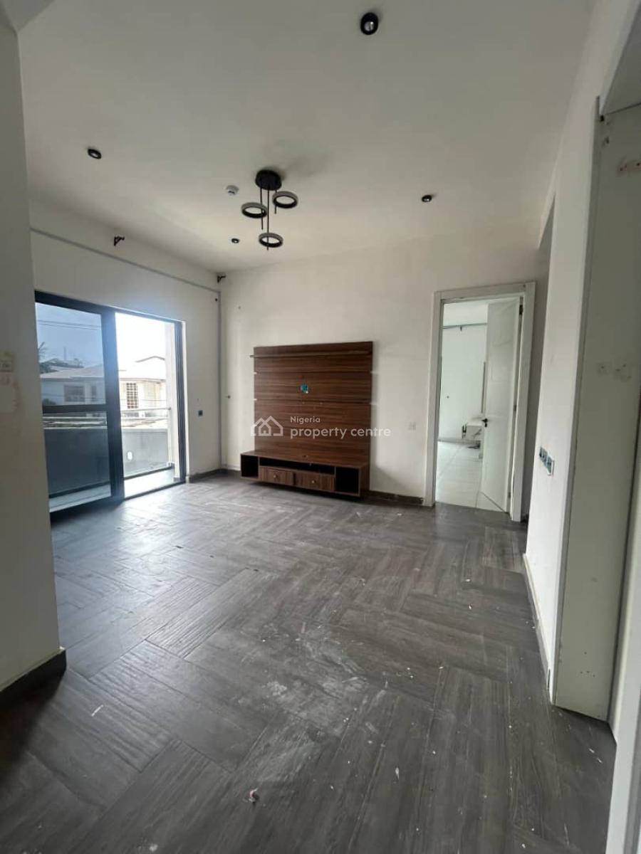 Fully Serviced 4 Bedrooms Apartment, Lekki Phase 1, Lekki, Lagos, Flat / Apartment for Rent