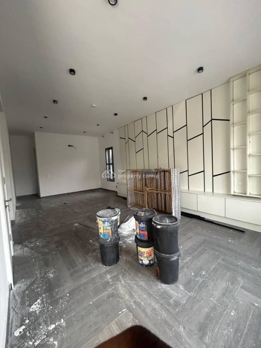 Fully Serviced 4 Bedrooms Apartment, Lekki Phase 1, Lekki, Lagos, Flat / Apartment for Rent