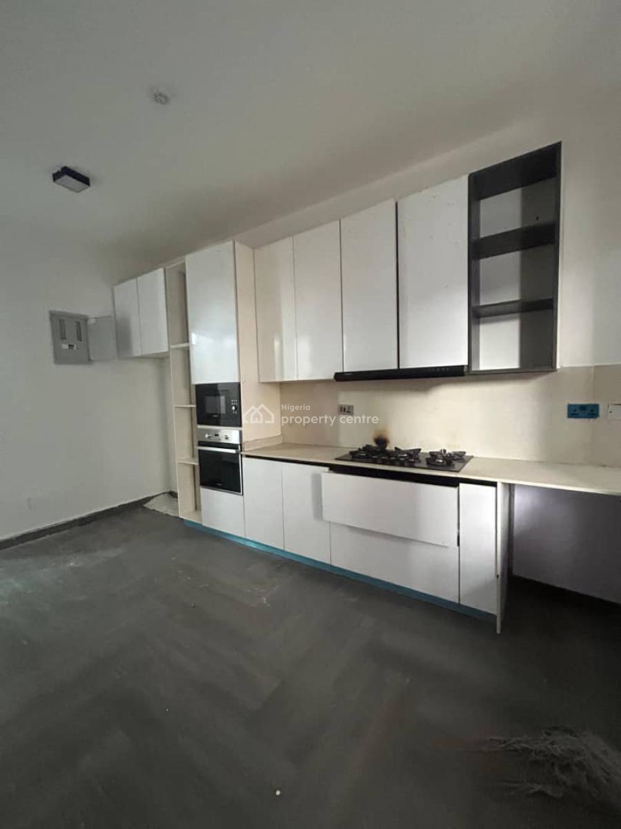 Fully Serviced 4 Bedrooms Apartment, Lekki Phase 1, Lekki, Lagos, Flat / Apartment for Rent