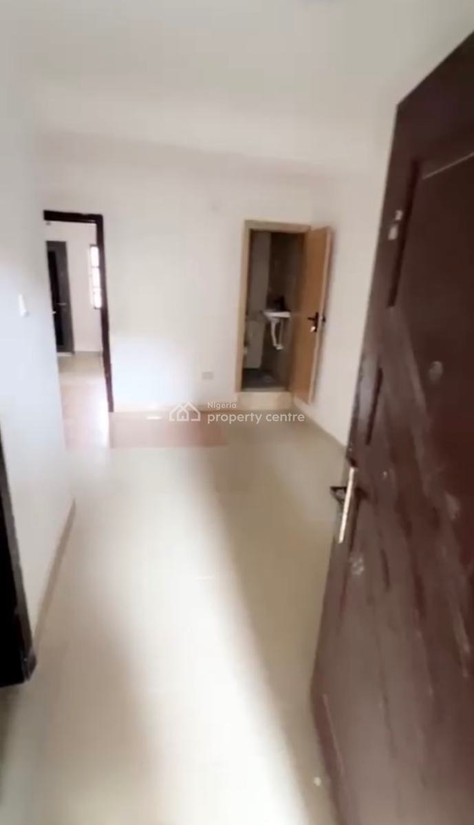 Well Maintained and Spacious 1 Bedroom Apartment Upstairs, Lekki Phase 1, Lekki, Lagos, Mini Flat (room and Parlour) for Rent