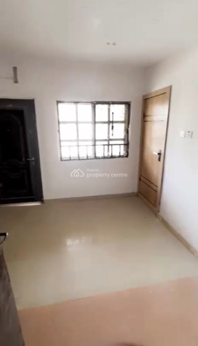 Well Maintained and Spacious 1 Bedroom Apartment Upstairs, Lekki Phase 1, Lekki, Lagos, Mini Flat (room and Parlour) for Rent