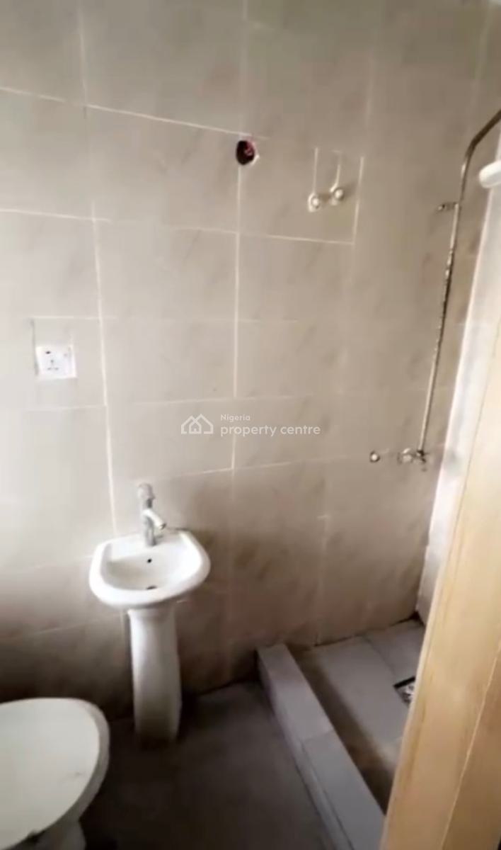 Well Maintained and Spacious 1 Bedroom Apartment Upstairs, Lekki Phase 1, Lekki, Lagos, Mini Flat (room and Parlour) for Rent