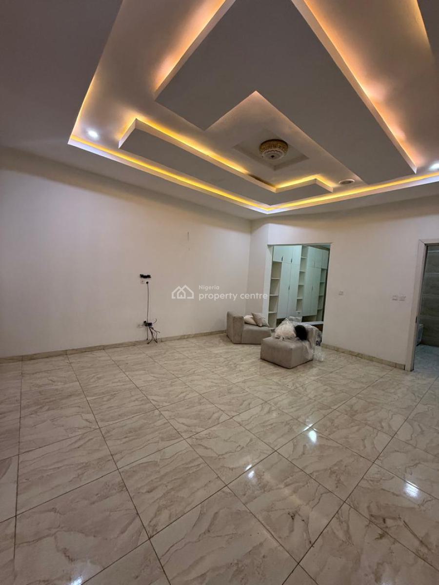 Luxurious Masters Bedroom Apartment with Jacuzzi and Balcony, Oral Estate Extension, By Chevron Toll Gate, Lekki, Lagos, Flat / Apartment for Rent
