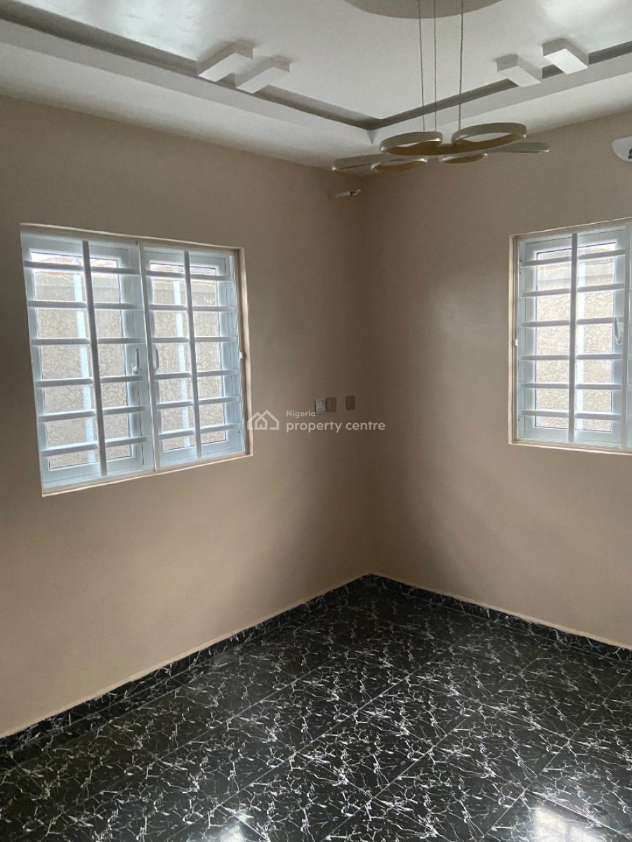 a Luxurious 3 Bedroom Flat, Damolapa Along Lucky Fiber Road, Ikorodu, Lagos, Flat / Apartment for Rent