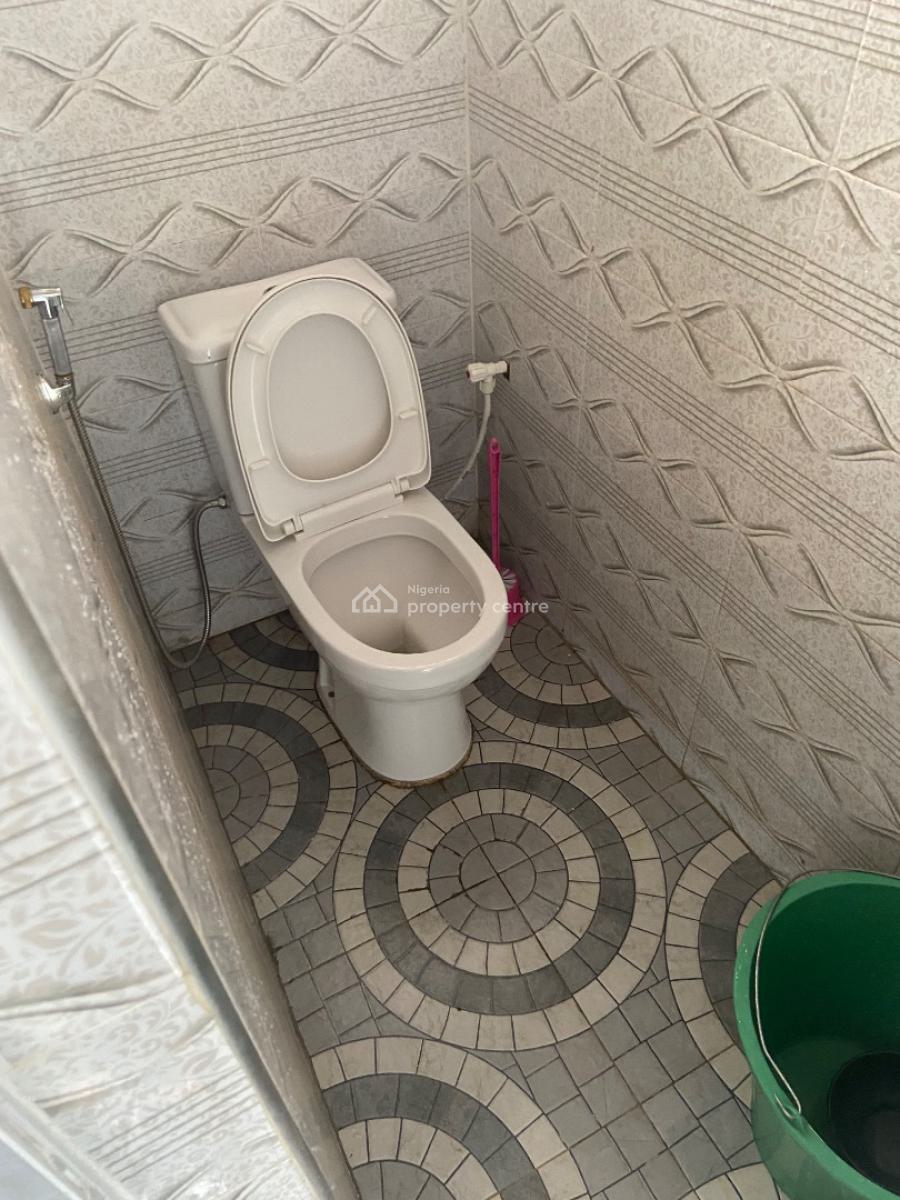 a Luxurious 3 Bedroom Flat, Damolapa Along Lucky Fiber Road, Ikorodu, Lagos, Flat / Apartment for Rent