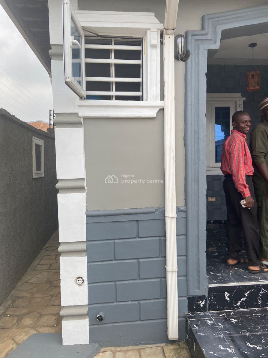 a Luxurious 3 Bedroom Flat, Damolapa Along Lucky Fiber Road, Ikorodu, Lagos, Flat / Apartment for Rent