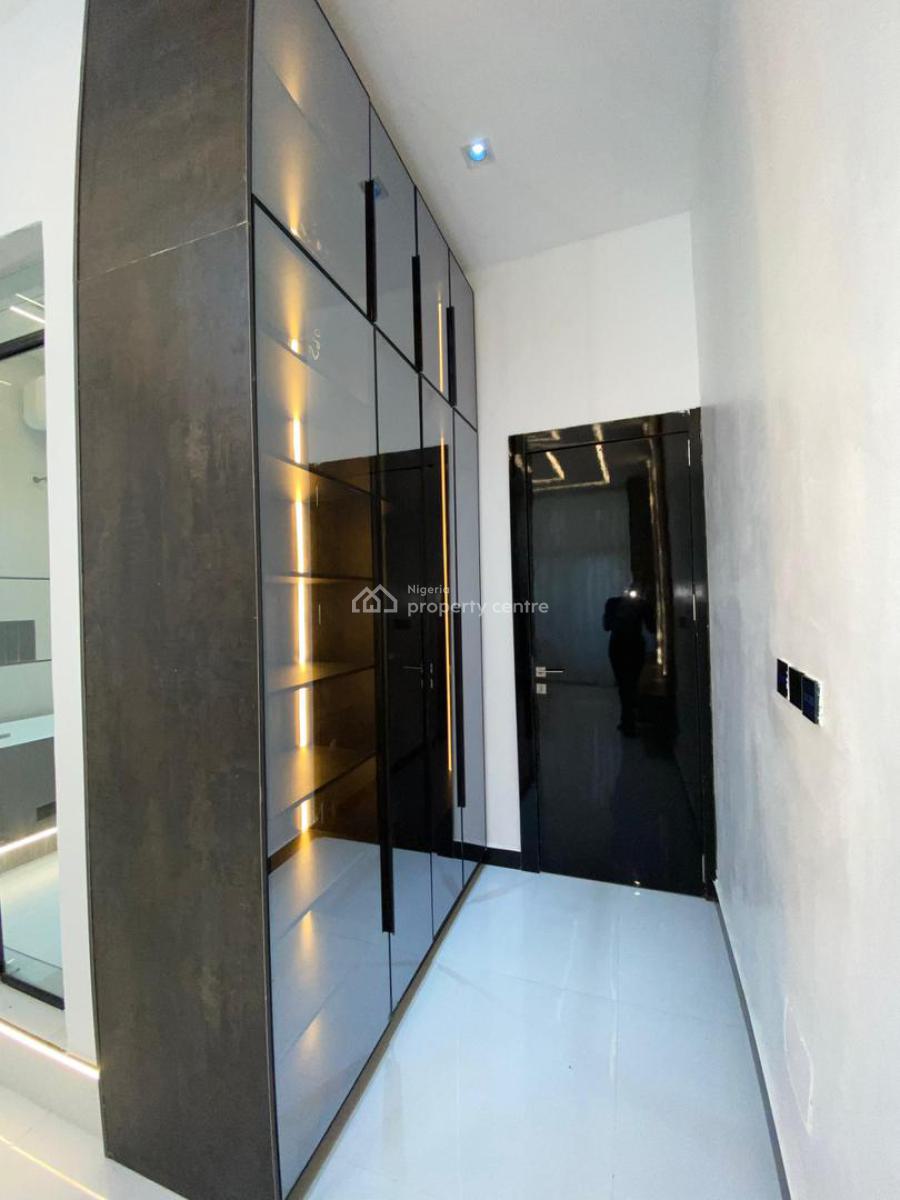 Spacious 5-bedroom Fully Detached Duplex with Boys Quarters, Chevron, Lekki, Lagos, Detached Duplex for Sale