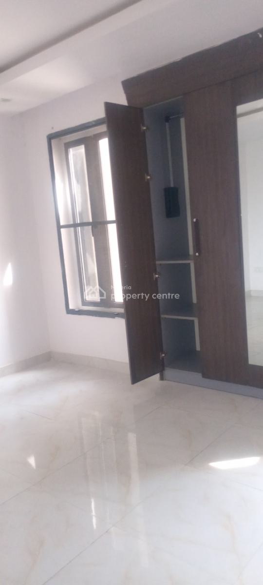 Now Available, Mobil Road, Ilaje, Ajah, Lagos, Flat / Apartment for Rent
