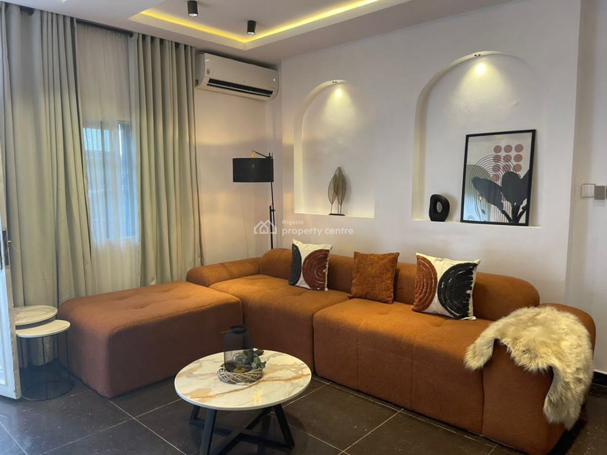 Exquisite 3 Bedroom Apartment, Ago, Isolo, Lagos, Flat / Apartment Short Let