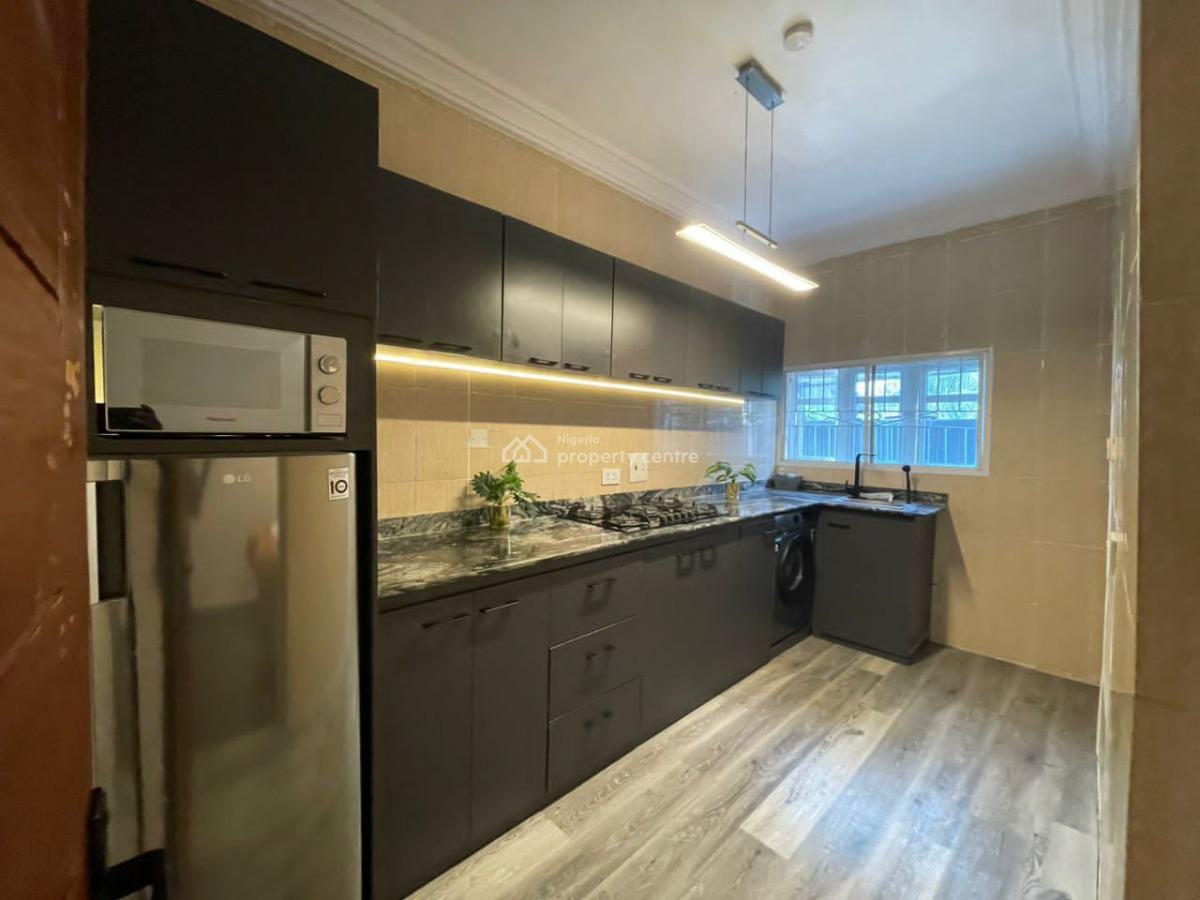 Exquisite 3 Bedroom Apartment, Ago, Isolo, Lagos, Flat / Apartment Short Let