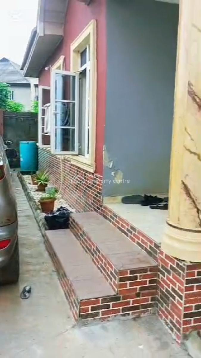 Executive 3 Bedroom Bungalow (ensuite), Off Olaniyi Street, New Oko-oba, Agege, Lagos, Detached Bungalow for Sale