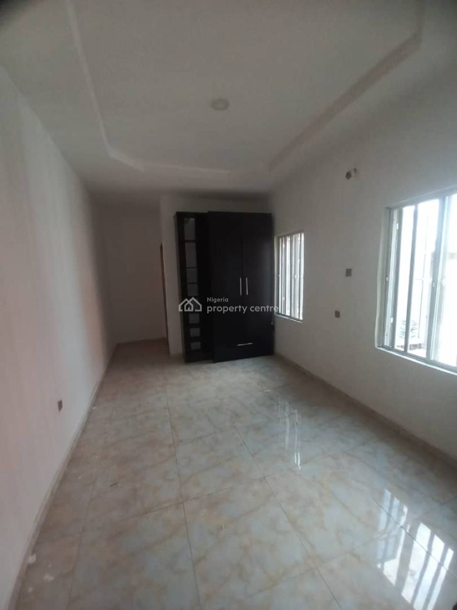 Two Bedroom Flat, Off Admiralty, Lekki Phase 1, Lekki, Lagos, Flat / Apartment for Rent