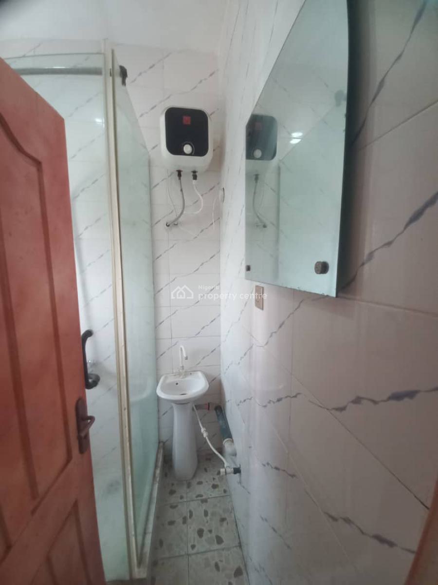 Two Bedroom Flat, Off Admiralty, Lekki Phase 1, Lekki, Lagos, Flat / Apartment for Rent