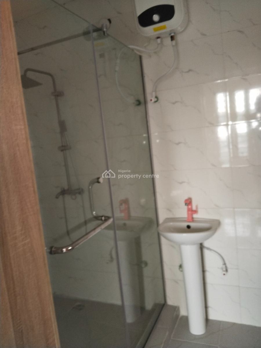 Luxury 3 Bedroom Flat, Off Hon. Ajayi Alaba Street, By Salem Bustop, Ilasan, Lekki, Lagos, Flat / Apartment for Rent