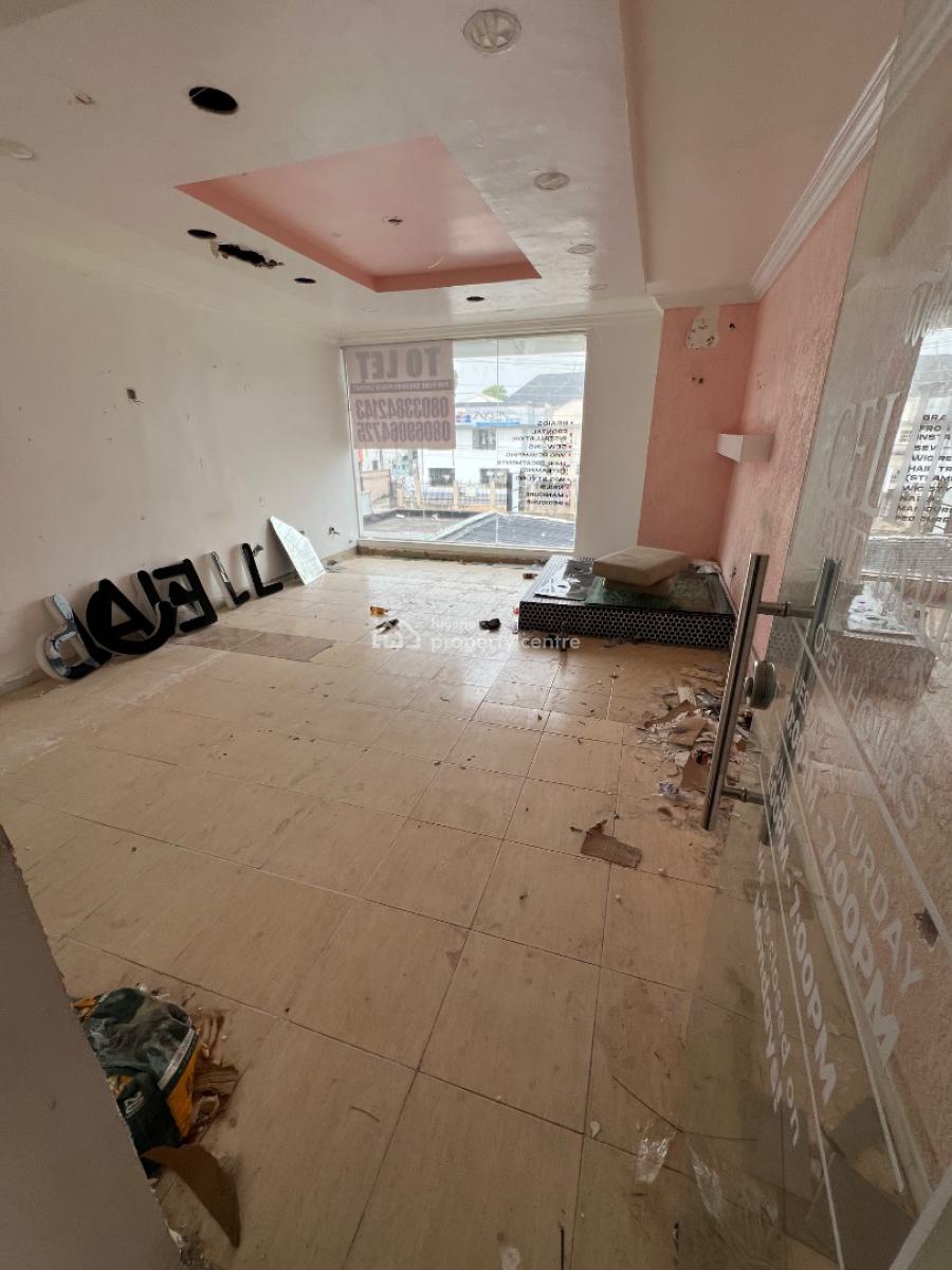 Beautiful Shop Spaces Directly Facing a Major Commercial Road, Lekki Phase 1, Lekki, Lagos, Commercial Property for Rent