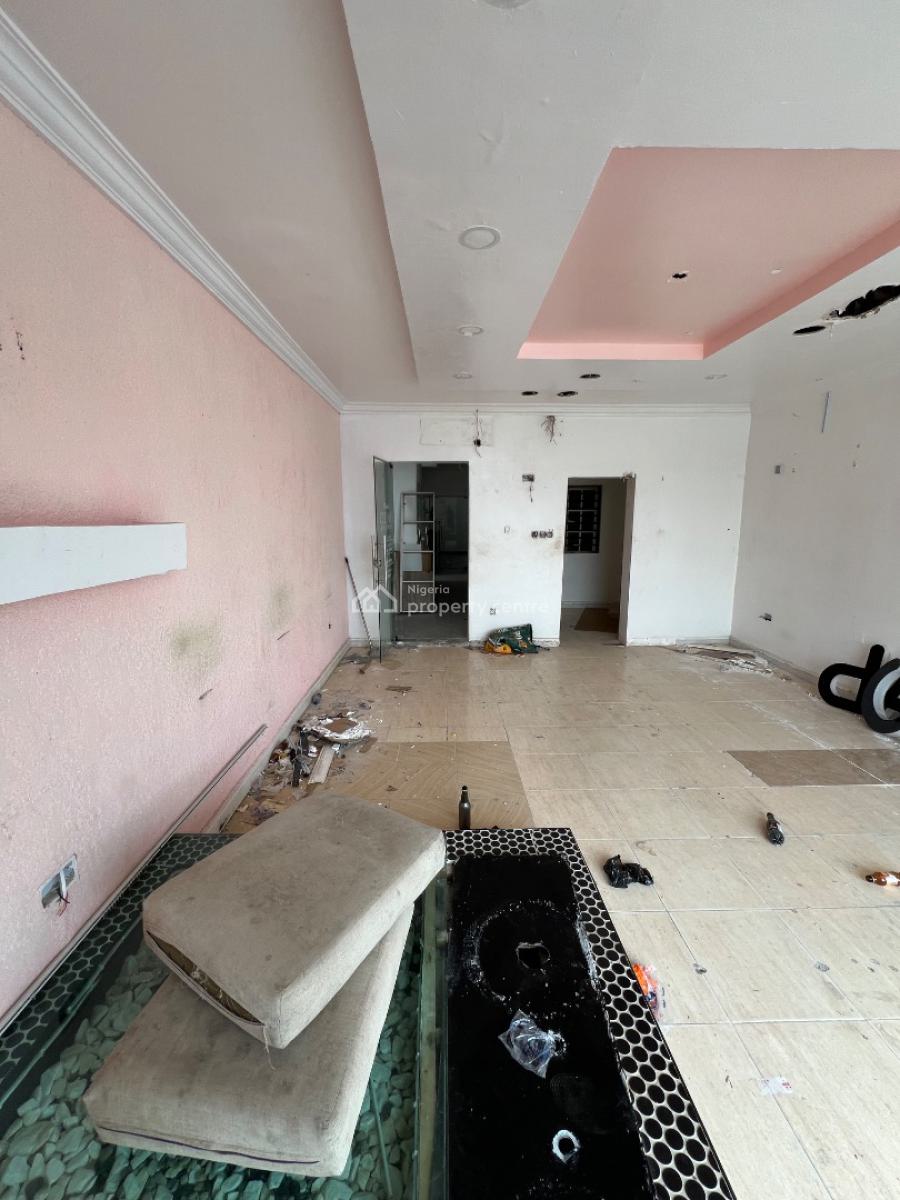 Beautiful Shop Spaces Directly Facing a Major Commercial Road, Lekki Phase 1, Lekki, Lagos, Commercial Property for Rent