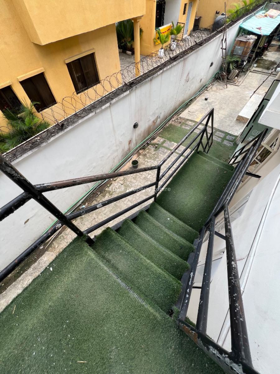 Beautiful Shop Spaces Directly Facing a Major Commercial Road, Lekki Phase 1, Lekki, Lagos, Commercial Property for Rent