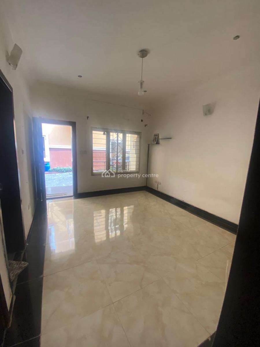 1 Bedroom Flat, Lekki Right, Lekki Phase 1, Lekki, Lagos, Mini Flat (room and Parlour) for Rent