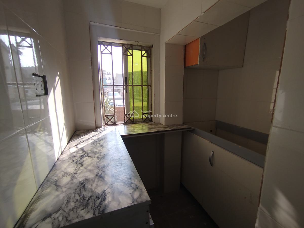 Well Renovated 1 Bedroom Apartment Bq, By Pinnacle Fuel Station Lekki Right, Lekki Phase 1, Lekki, Lagos, Mini Flat (room and Parlour) for Rent