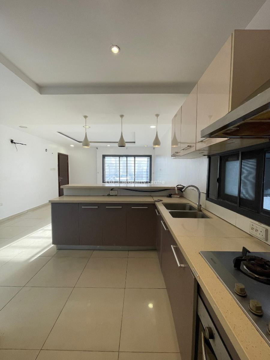 Lovely 2 Bedroom Apartment in a Secured Area, Osapa, Lekki, Lagos, Flat / Apartment for Sale