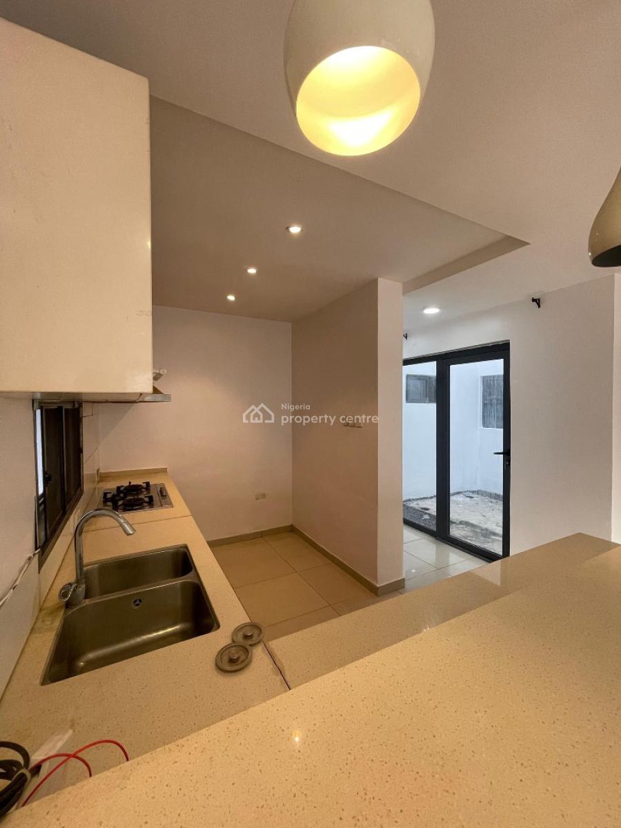 Lovely 2 Bedroom Apartment in a Secured Area, Osapa, Lekki, Lagos, Flat / Apartment for Sale