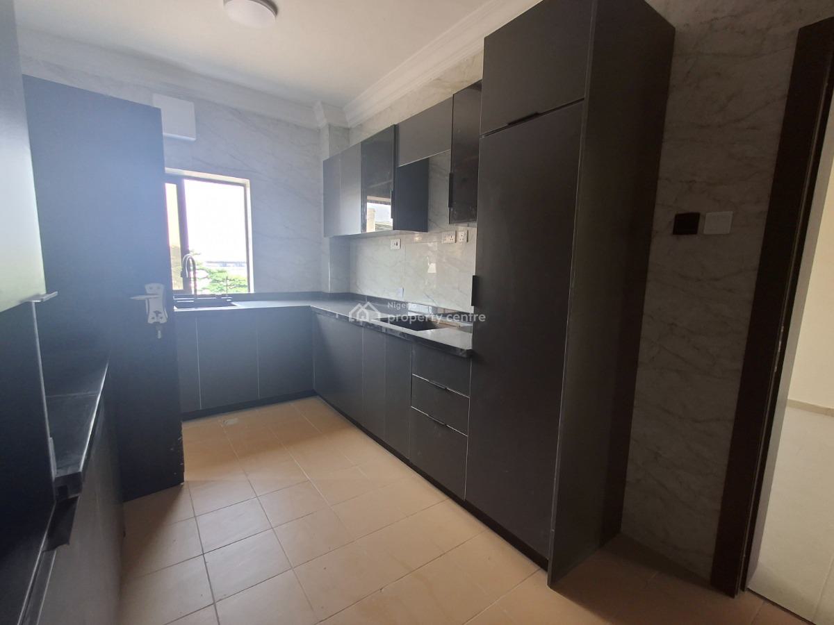 Newly Renovated 3 Bedroom Apartments, Lekki Phase 1, Lekki, Lagos, Flat / Apartment for Rent
