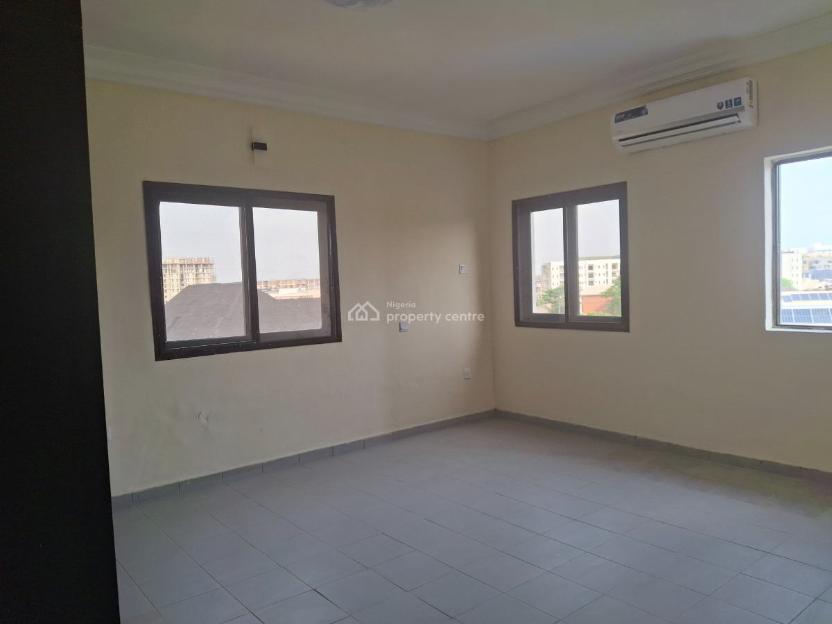 Newly Renovated 3 Bedroom Apartments, Lekki Phase 1, Lekki, Lagos, Flat / Apartment for Rent