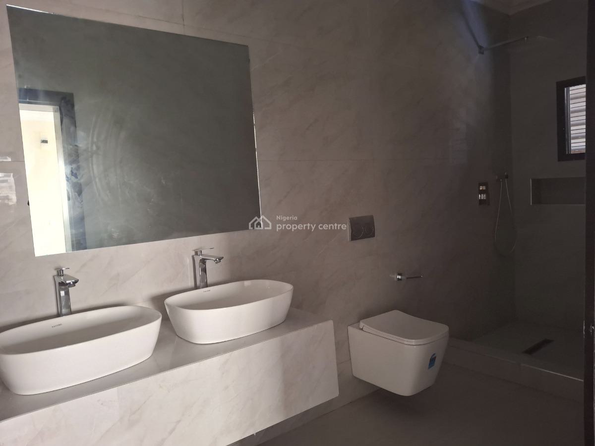 Newly Renovated 3 Bedroom Apartments, Lekki Phase 1, Lekki, Lagos, Flat / Apartment for Rent