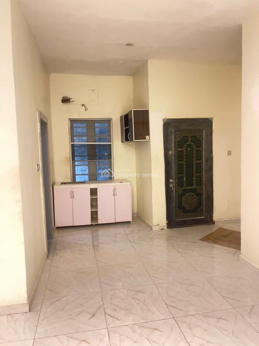 Spacious Executive Standard Master Bedroom with Personal Kitchen, Ikota Villa Estate Close to Mega Chicken, Ikota, Lekki, Lagos, Self Contain (single Rooms) for Rent
