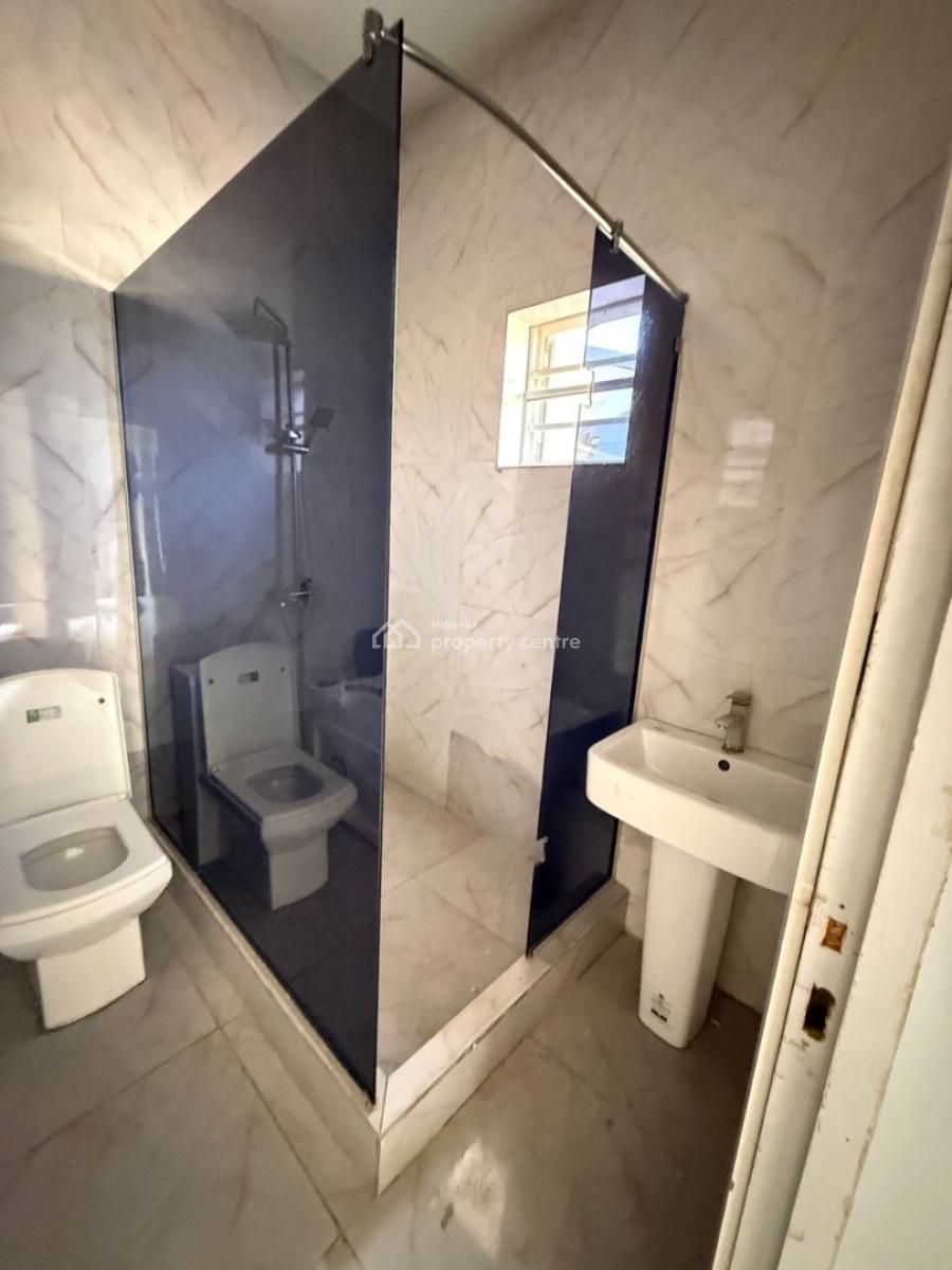 Spacious Executive Standard Master Bedroom with Personal Kitchen, Ikota Villa Estate Close to Mega Chicken, Ikota, Lekki, Lagos, Self Contain (single Rooms) for Rent
