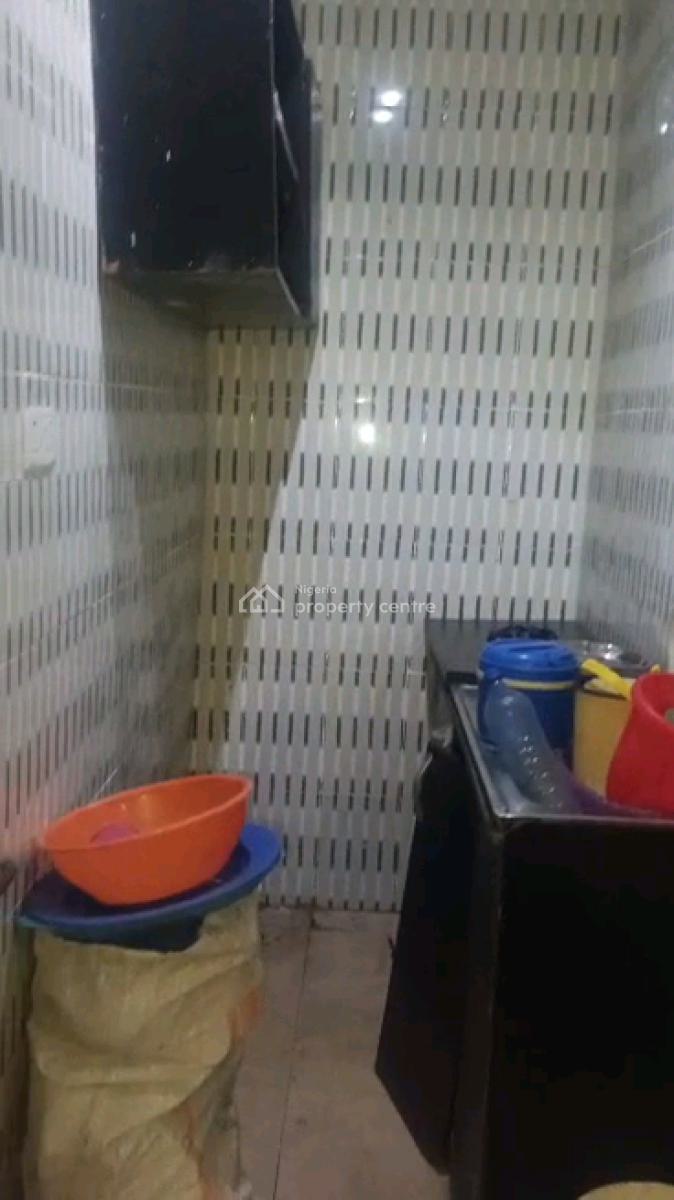 Standard and Executive Miniflat, Adekunle, Yaba, Lagos, Mini Flat (room and Parlour) for Rent