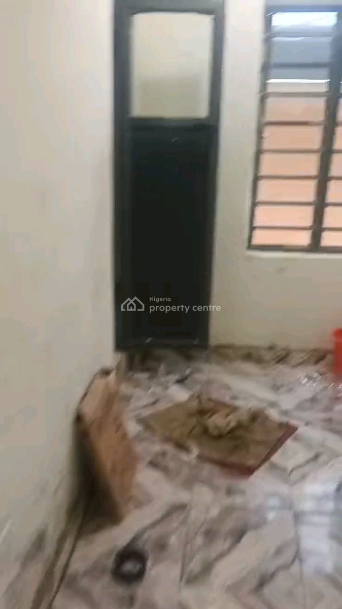 Standard and Executive Miniflat, Adekunle, Yaba, Lagos, Mini Flat (room and Parlour) for Rent