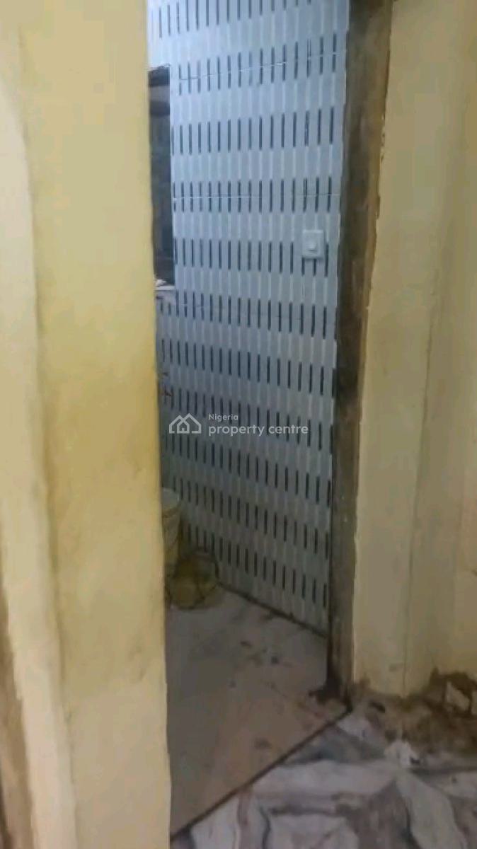 Standard and Executive Miniflat, Adekunle, Yaba, Lagos, Mini Flat (room and Parlour) for Rent