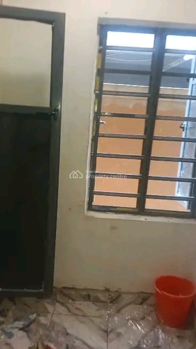 Standard and Executive Miniflat, Adekunle, Yaba, Lagos, Mini Flat (room and Parlour) for Rent