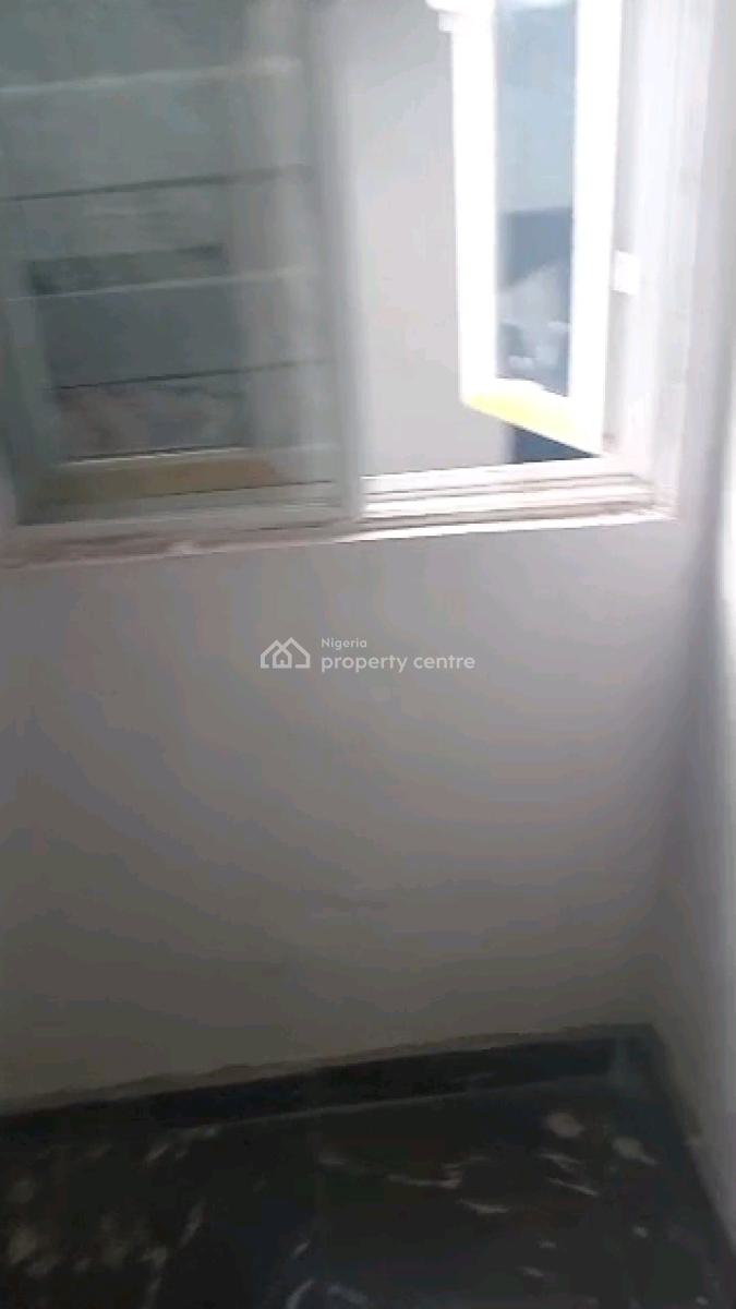 Executive 2  Bedroom Flat, Ebute Metta East, Yaba, Lagos, Flat / Apartment for Rent