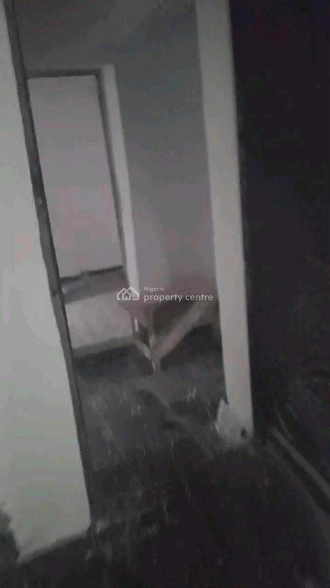 Executive 2  Bedroom Flat, Ebute Metta East, Yaba, Lagos, Flat / Apartment for Rent