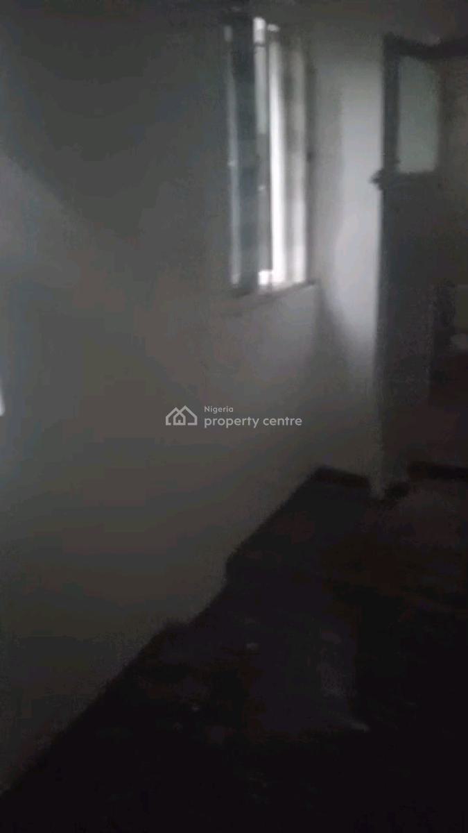 Executive 2 Bedroom Flat, Ebute Metta East, Yaba, Lagos, Flat / Apartment for Rent