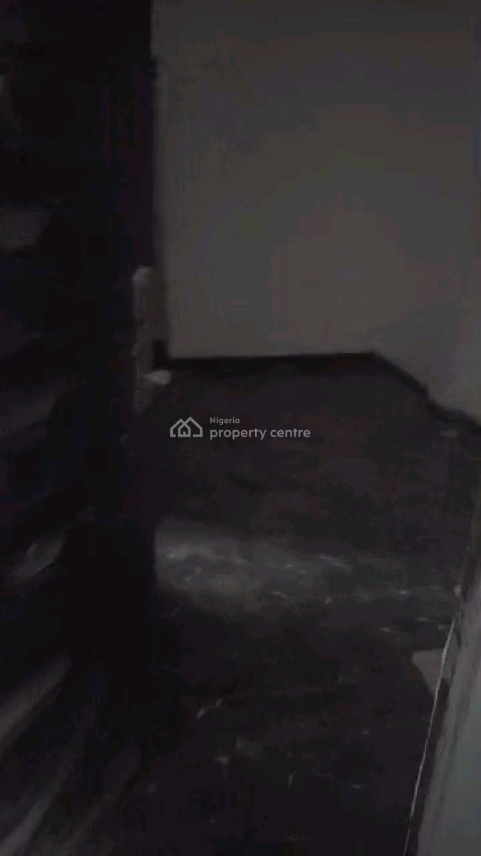 Executive 2 Bedroom Flat, Ebute Metta East, Yaba, Lagos, Flat / Apartment for Rent