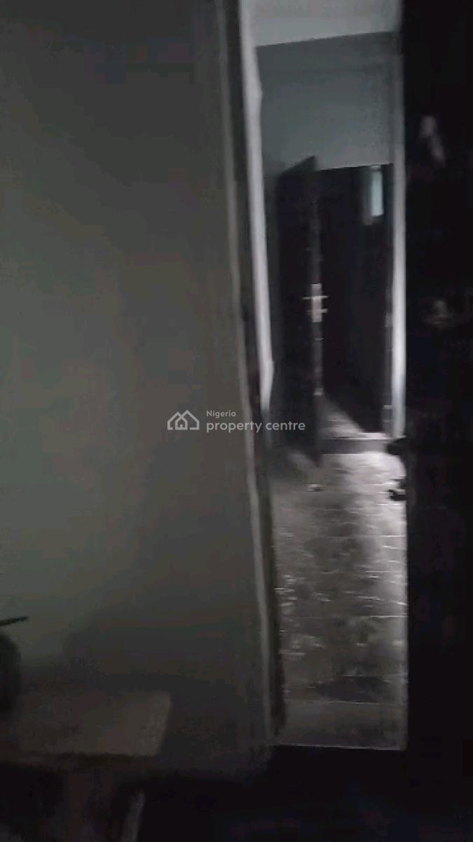 Executive 2 Bedroom Flat, Ebute Metta East, Yaba, Lagos, Flat / Apartment for Rent