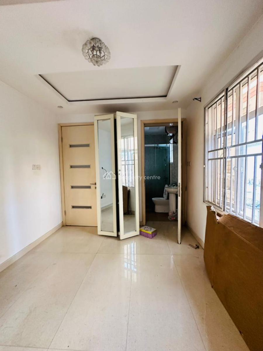 Nicely Built 2 Bedroom Maisonette, Lekki Phase 1, Lekki, Lagos, Flat / Apartment for Rent