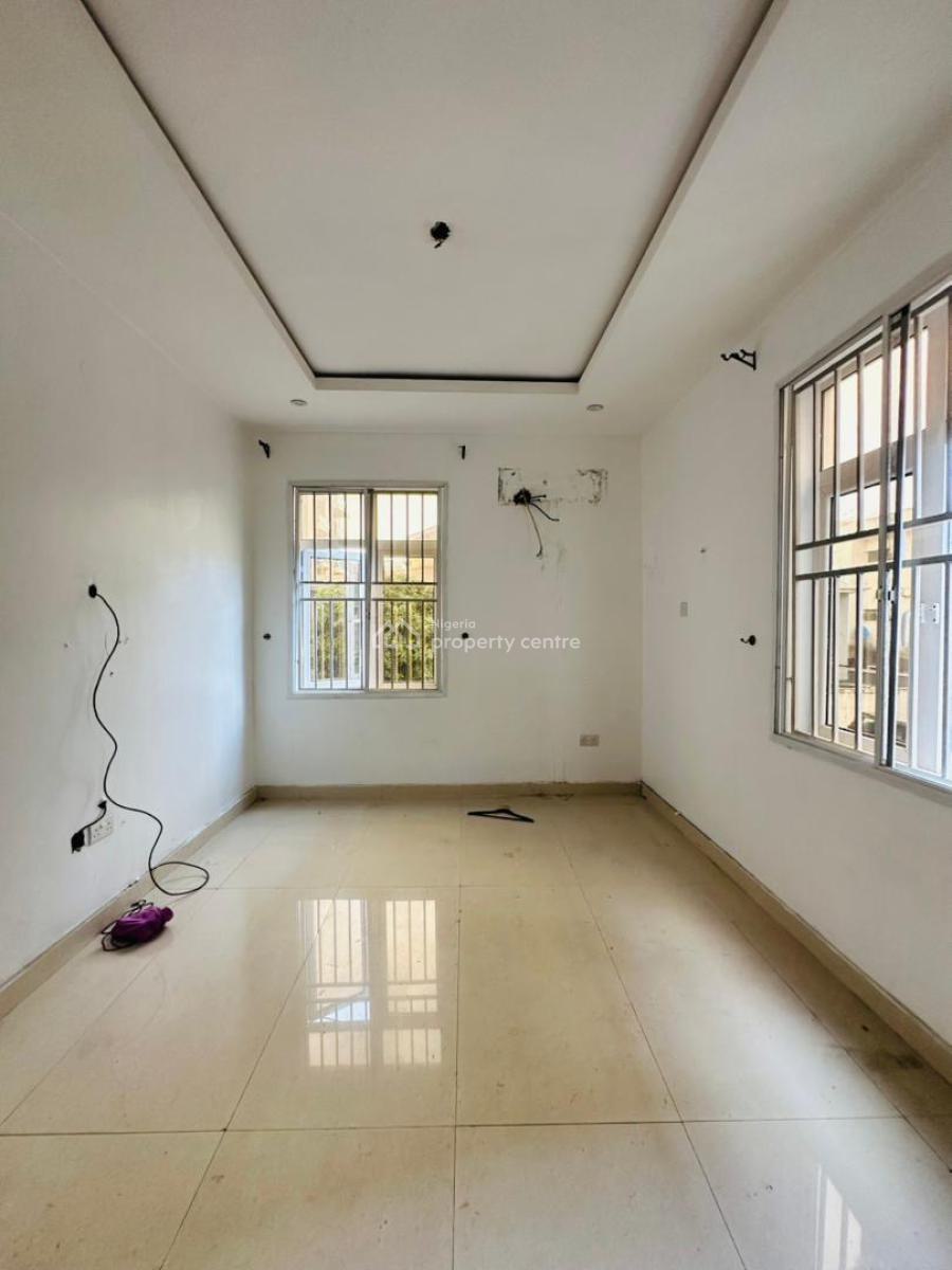 Nicely Built 2 Bedroom Maisonette, Lekki Phase 1, Lekki, Lagos, Flat / Apartment for Rent