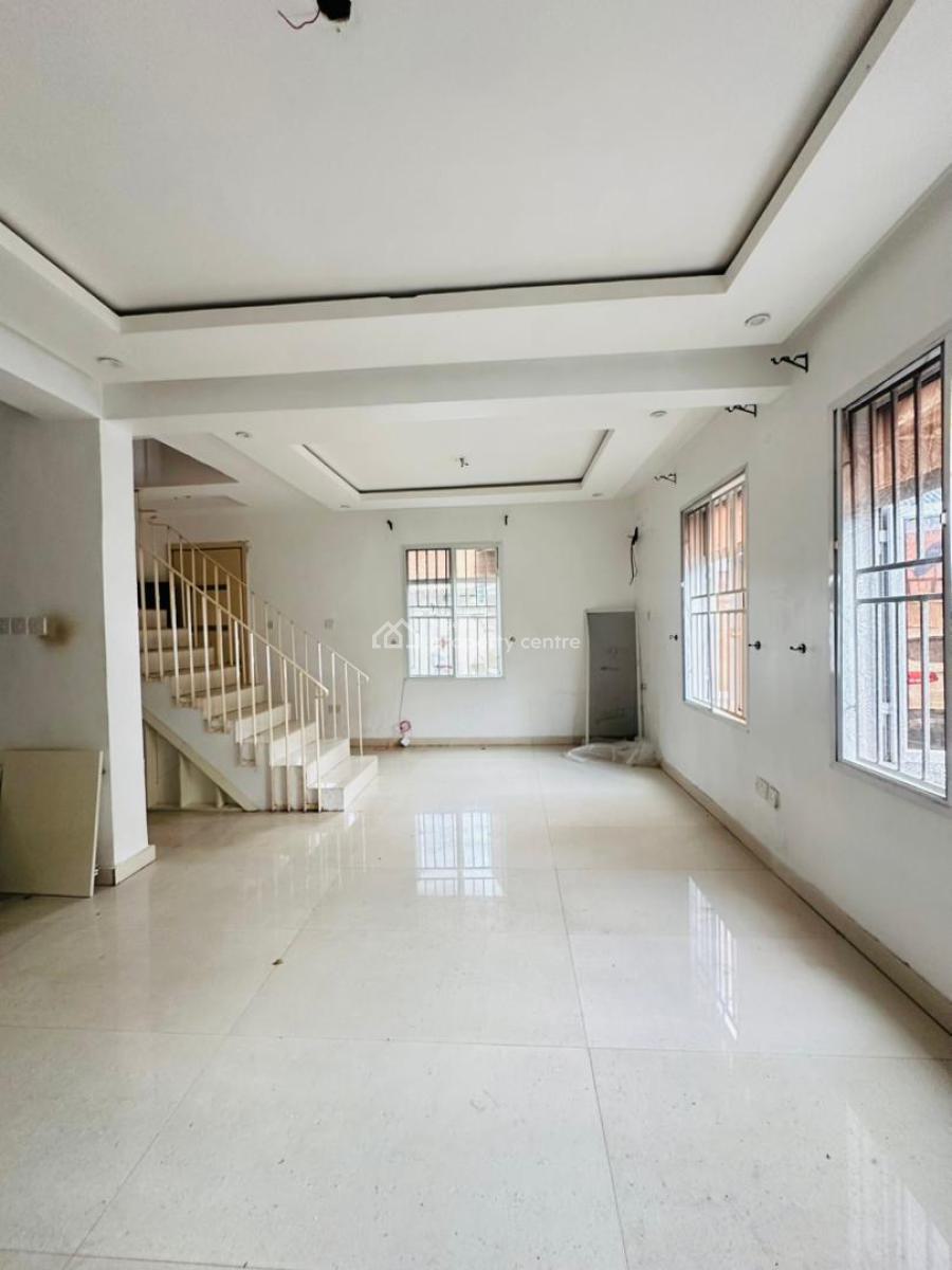 Nicely Built 2 Bedroom Maisonette, Lekki Phase 1, Lekki, Lagos, Flat / Apartment for Rent